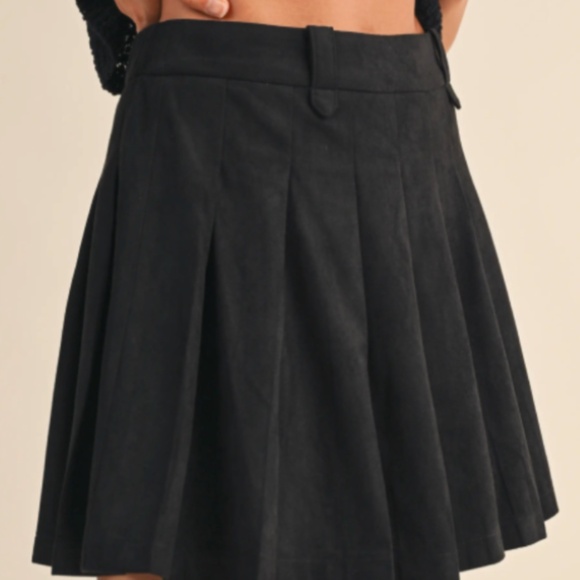 Klesis Dresses & Skirts - NWT Klesis Faux Suede Pleated Mini Skirt Black